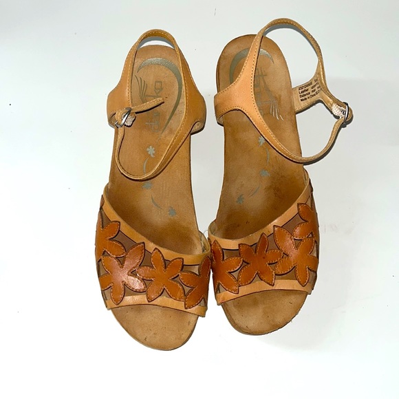 Dansko | Coquette Sandals - Women's | Wooden chunky heel Boho Floral | EUR 39 - Picture 3 of 11